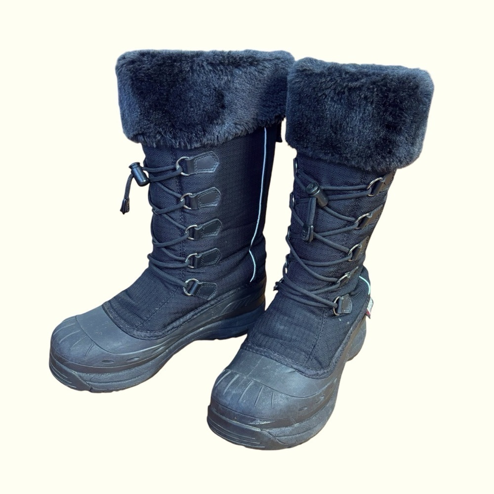 EUC Baffin winter boots, faux fur, missing insulation, black on black, size 9